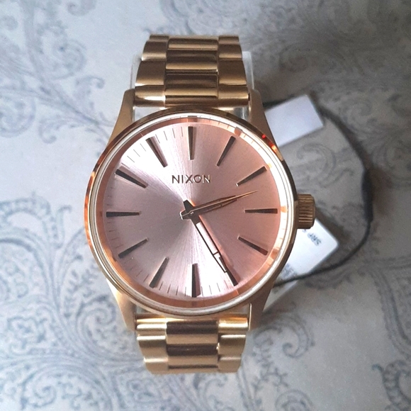 Nixon 🌸Sentry 38 🌸SS 🌸*NIB* 🌸Light Gold & Pink Watch🌸 - Picture 5 of 8